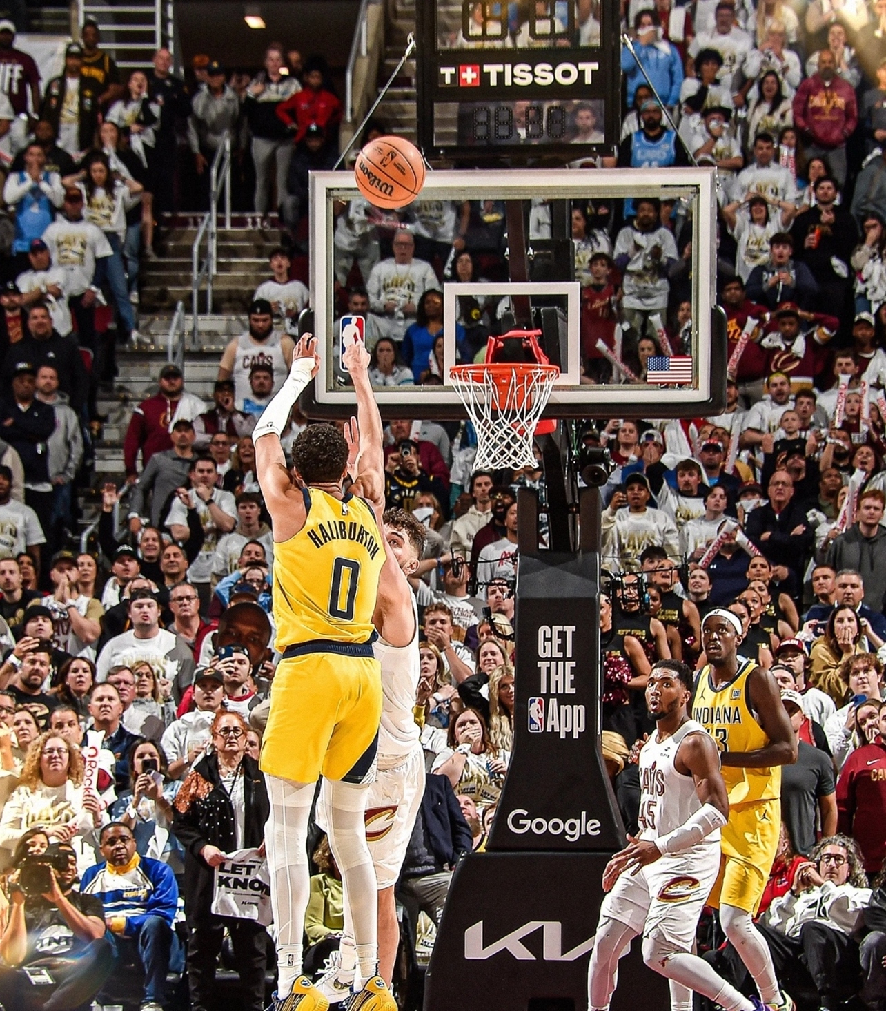 九游-里程碑夜！克里夫兰骑士止住颓势，NBA常规赛关键时刻刷纪录，球迷炸锅，更衣室氛围转暖的简单介绍-九游